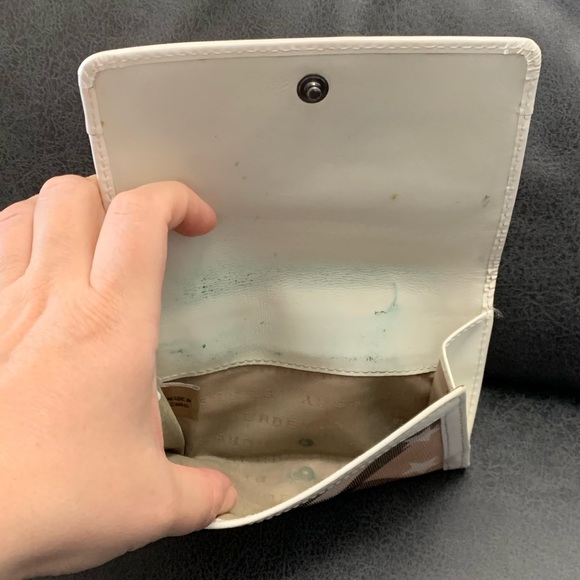 BURBERRY Nova Printed Stars Wallet with ID Window - Picture 6 of 17